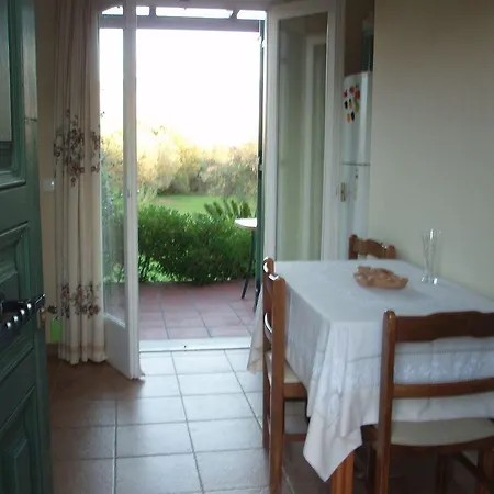 Moschona Apartment *