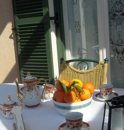 Apartment Moschona *