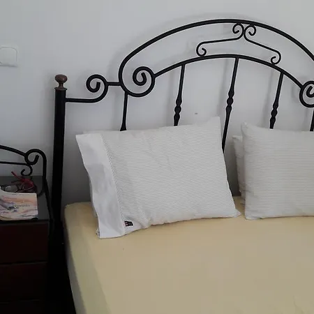 Apartment Moschona *