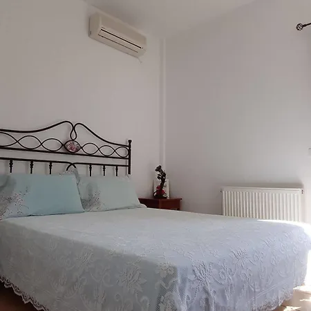 Apartment Moschona *