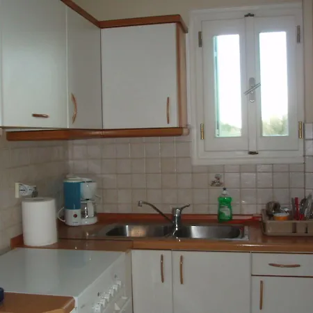 Apartment Moschona *